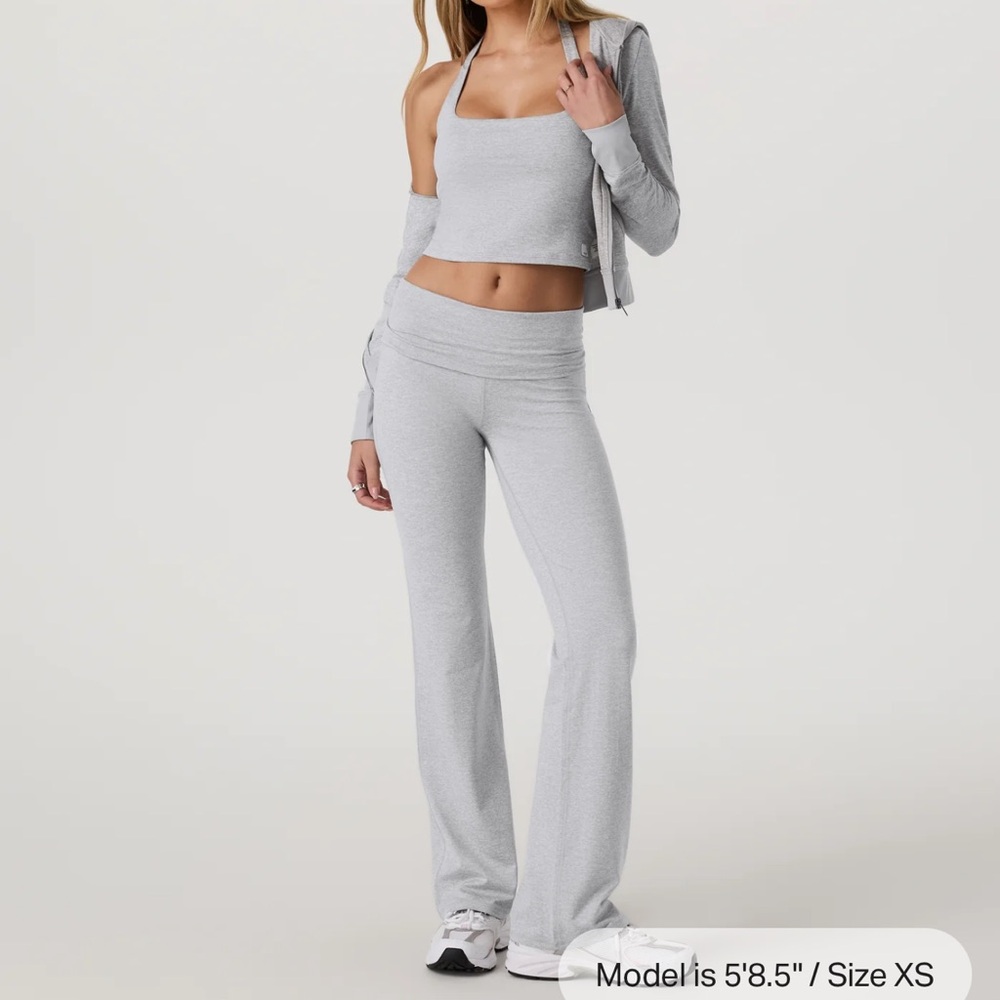Like new Women's Gray Vuori Halo fold over pant size small